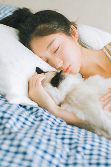 女人自己扒荫道口自慰